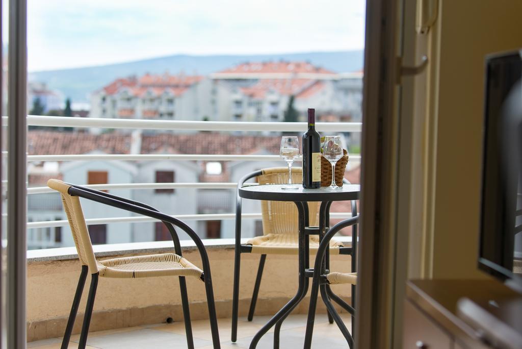 Apartments Teodo Tivat Exterior foto